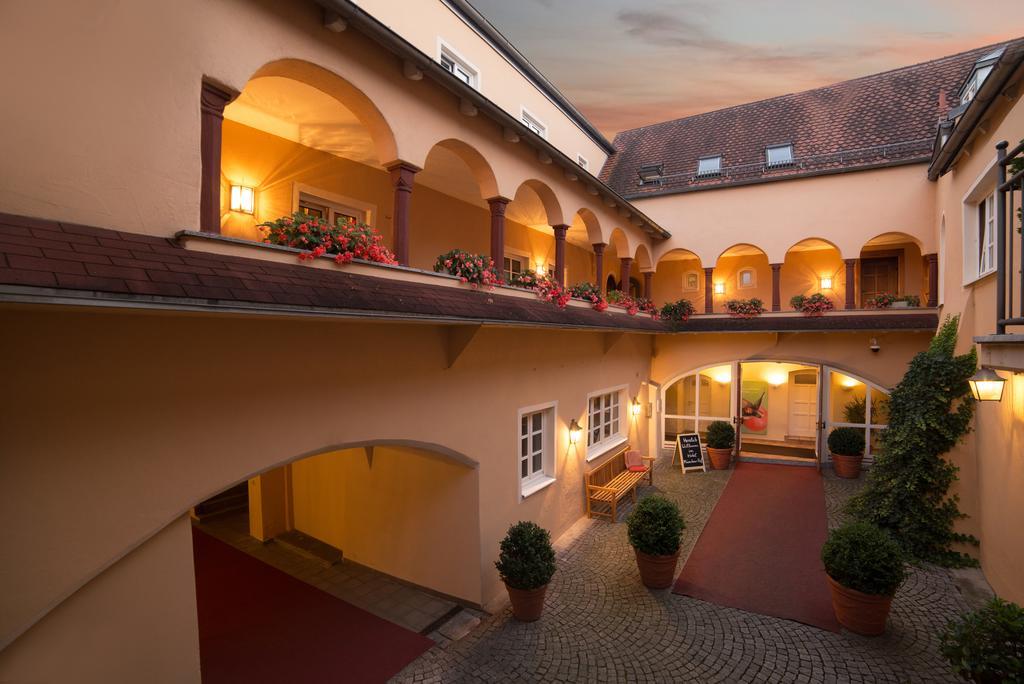 Boardinghouse Pfarrkirchen Hotel Exterior photo